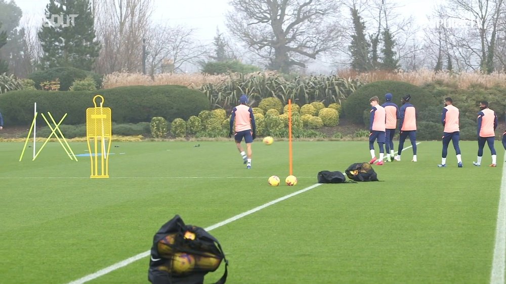 Tottenham stars in training before Fulham clash. DUGOUT