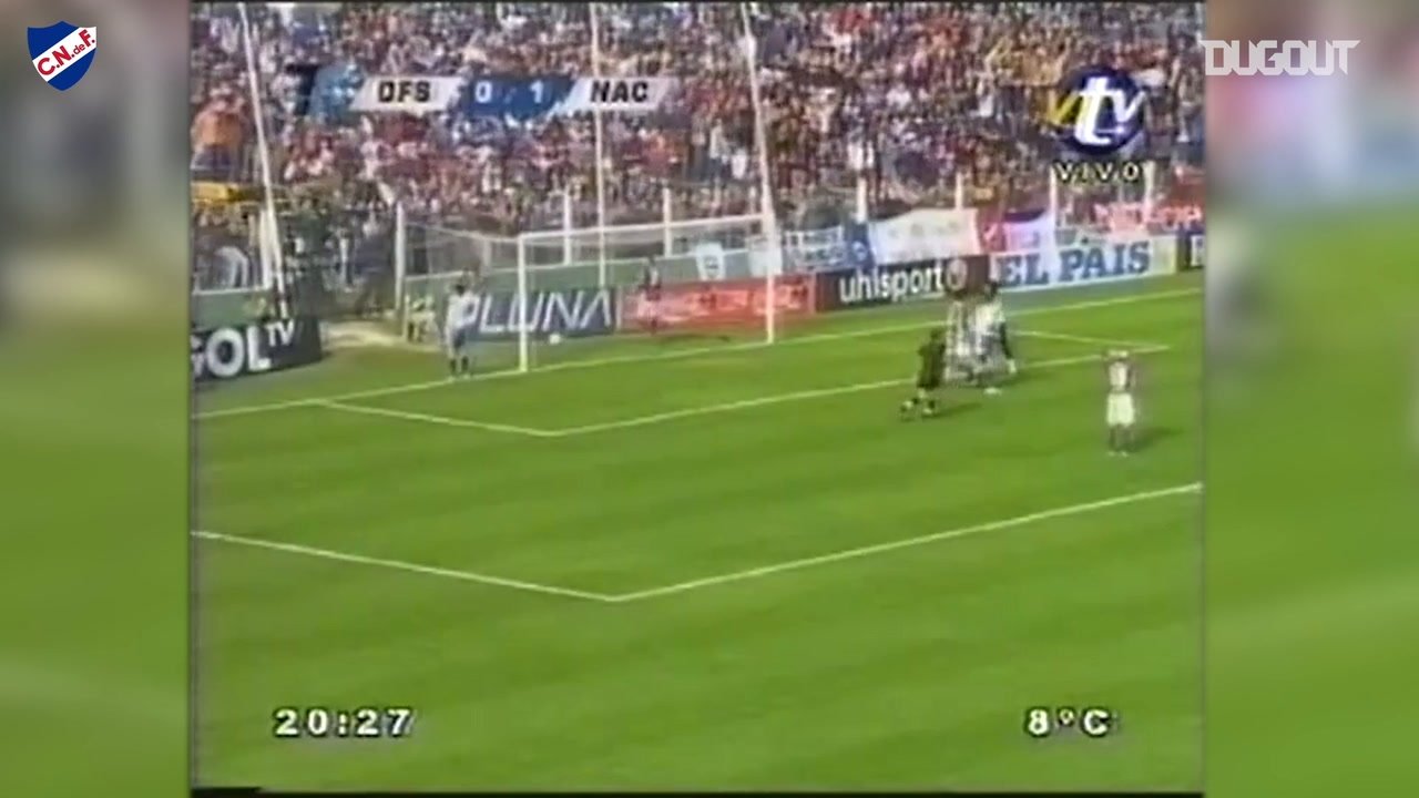 VIDEO: Luis Suárez’s dribbles inside the box and scores for Nacional