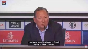 Textor comenta relacionamento entre Botafogo, Lyon e Crystal Palace.