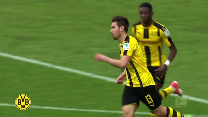 VÍDEO: Golaços de Raphaël Guerreiro pelo Borussia Dortmund