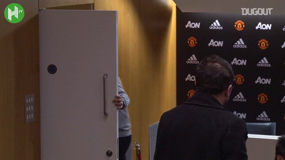 Mourinho's shortest ever press conference. DUGOUT