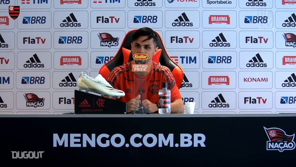 Michael falou com a imprensa direto do CT do Flamengo. DUGOUT