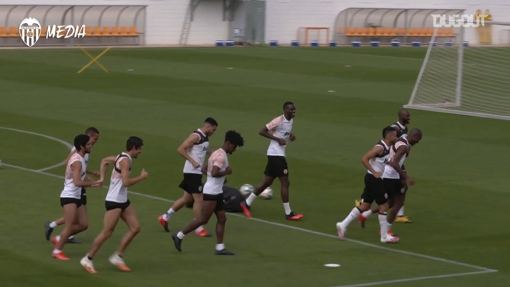 Valencia practised their shooting and passing on Monday in one big group. DUGOUT
