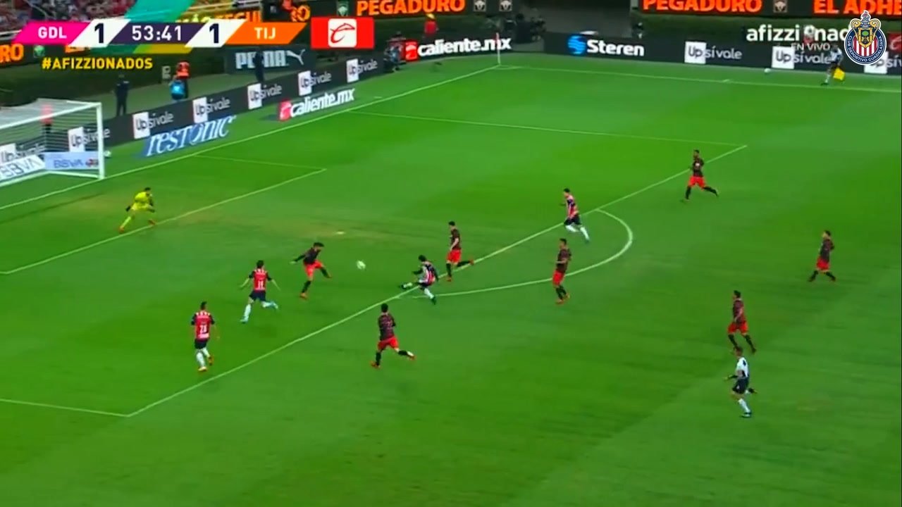 VÍDEO: el primer gol de Pavel Pérez en Chivas