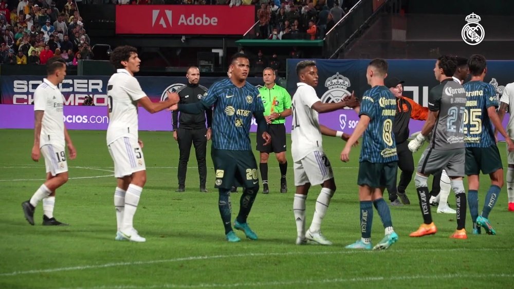 Real Madrid 2-2 Club America. DUGOUT