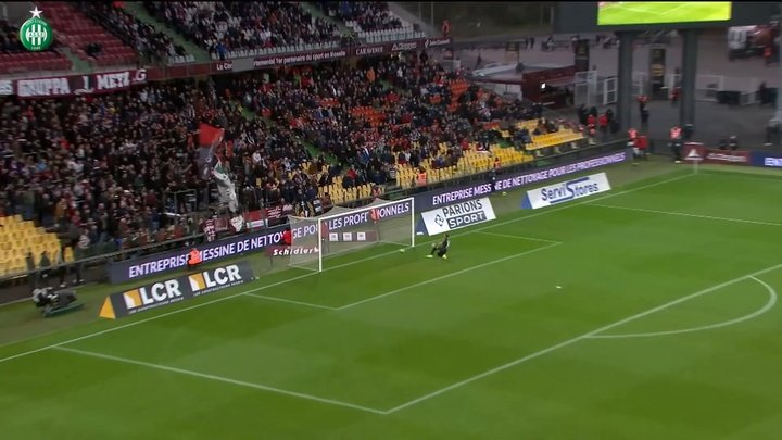 VIDEO: Khazri's incredible long range goal vs Metz
