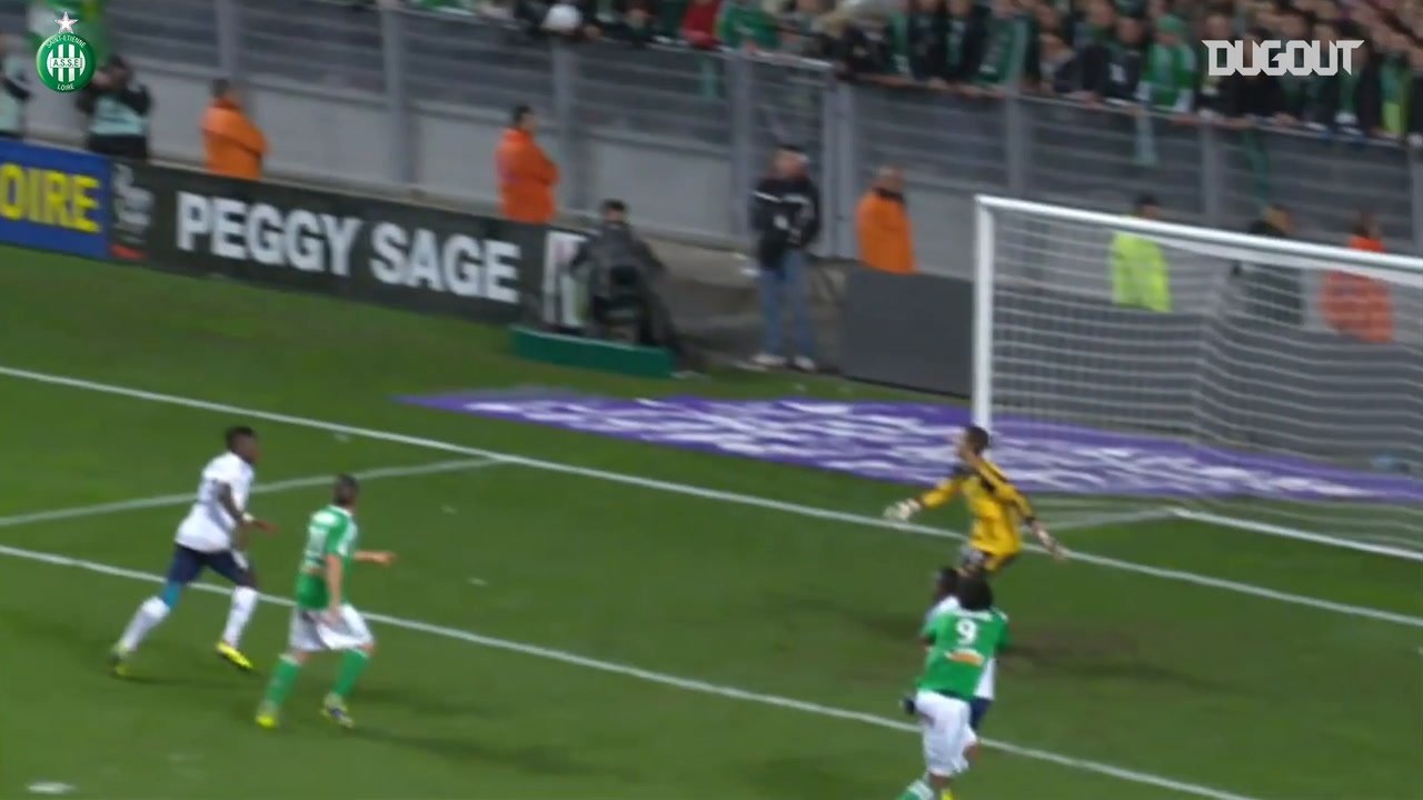 Les buts de Romain Hamouma contre Lyon. dugout