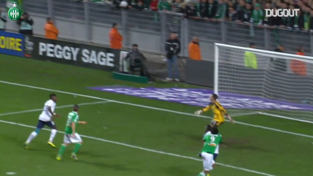 Les buts de Romain Hamouma contre Lyon. dugout