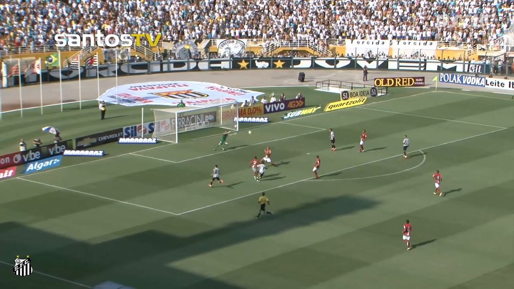 Robinho scored 2 for Santos. DUGOUT