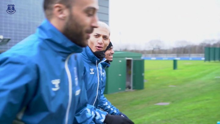 VIDÉO : Le premier entrainement de Dele Alli et Van de Beek à Everton
