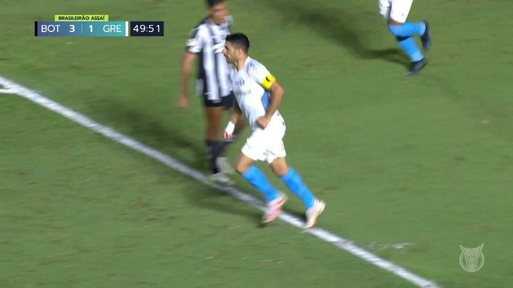 VIDÉO : Le triplé de Luis Suárez lors de la victoire 4-3 du Grêmio