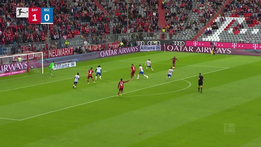 Robert Lewandowski got a hat-trick as Bayern beat Hertha 5-0. DUGOUT