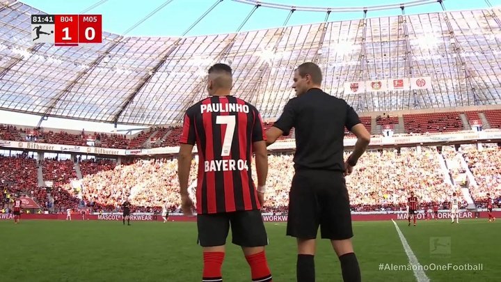 VÍDEO: Paulinho entra no 2° tempo e perde grande chance em vitória do Leverkusen