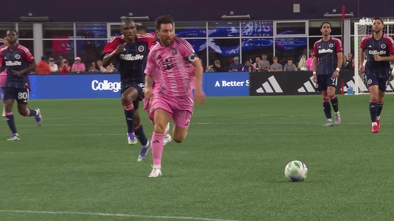 Messi scores one-touch goal following Busquets' brilliant assist