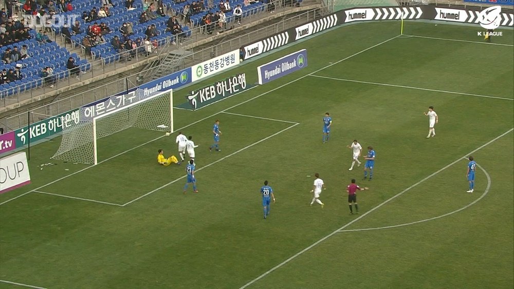 Adam Taggart scored on his Suwon debut in March 2019. DUGOUT