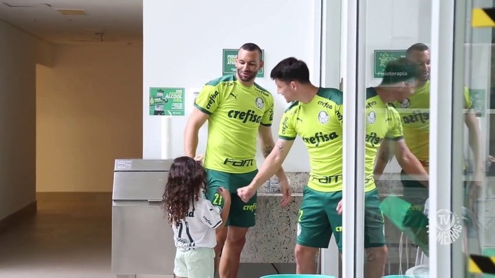 Weverton e Piquerez de volta aos treinos no Palmeiras