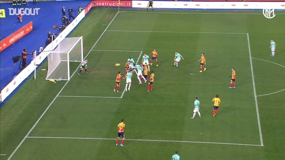 Il primo gol di Bastoni con l'Inter. Dugout