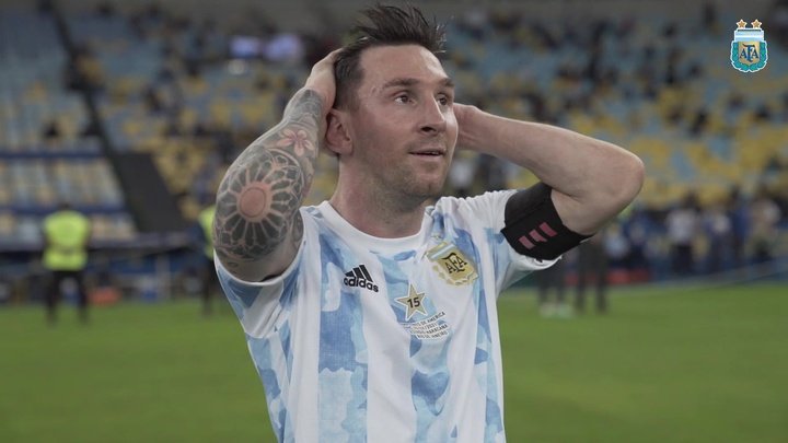 Cuando Messi celebró su primer título con Argentina. DUGOUT