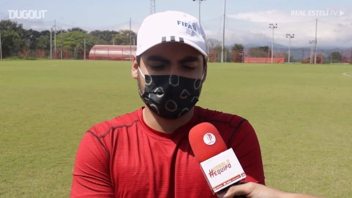 VÍDEO: Holver Flores ya tiene el once para medirse a Herediano