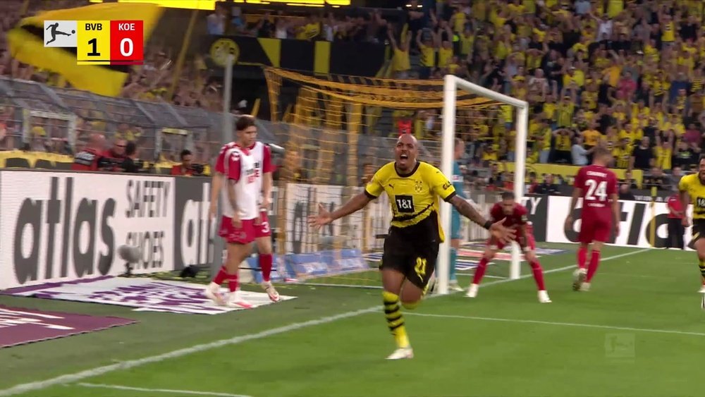 Malen offre la victoire à Dortmund au bout du suspense. Dugout