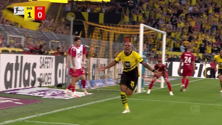 VIDÉO : Malen offre la victoire à Dortmund au bout du suspense