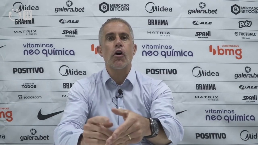 Sylvinho explica situação de Willian. DUGOUT