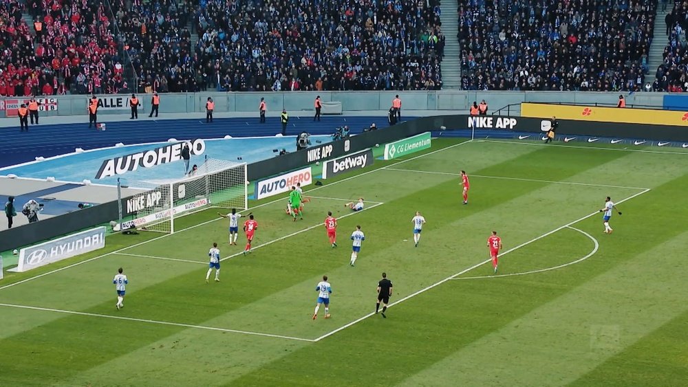 Bundesliga's top 5 goals from the weekend. DUGOUT