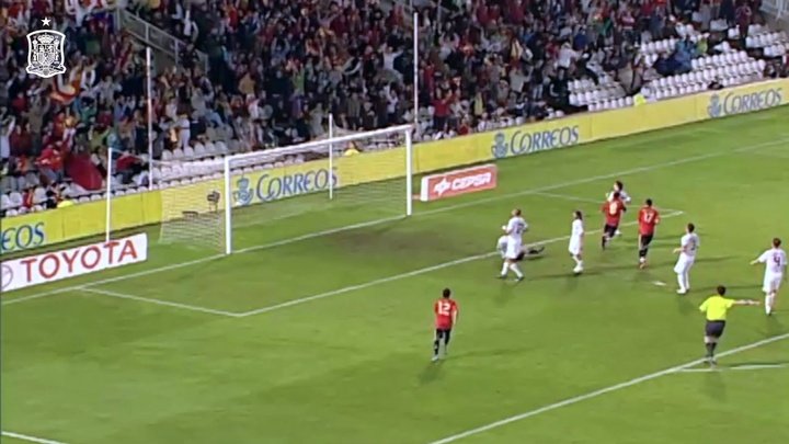 VÍDEO: ¿el mejor gol de Xavi con España?