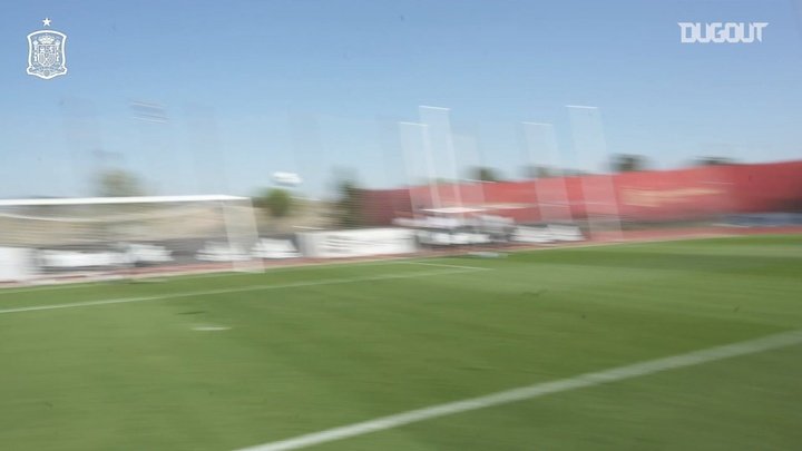 VIDEO: Free-kick practice in Spain training