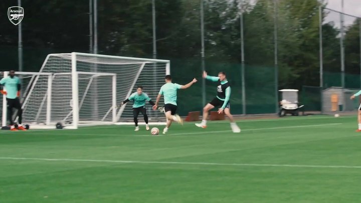 VIDEO: Gabriel scores wonder goal as Gunners prepare for Palace