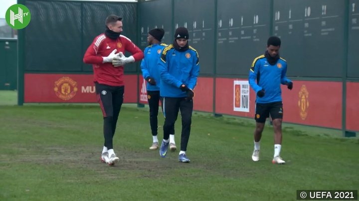 VIDEO: Rangnick leads Man Utd training