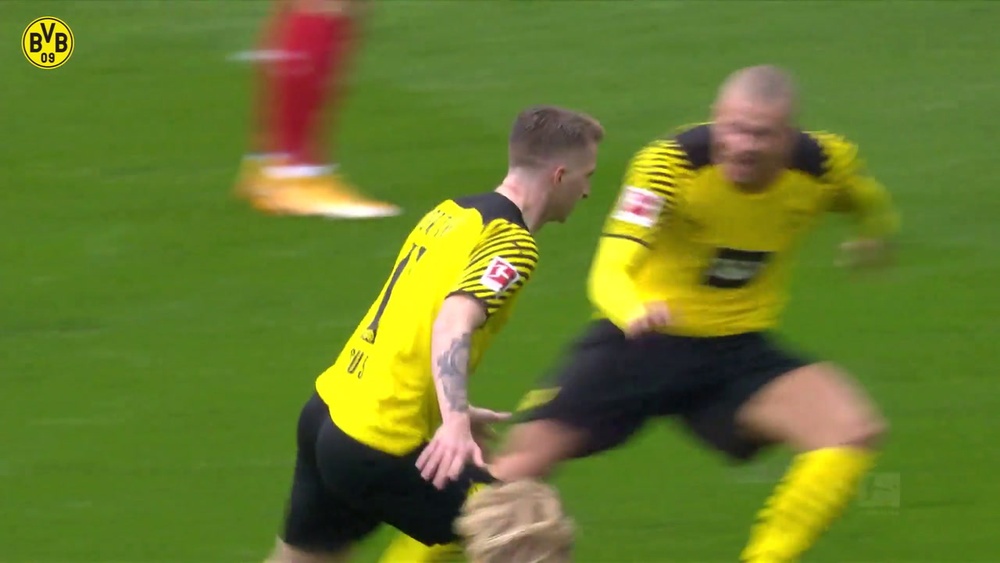 Le superbe but de Reus contre Mayence. dugout