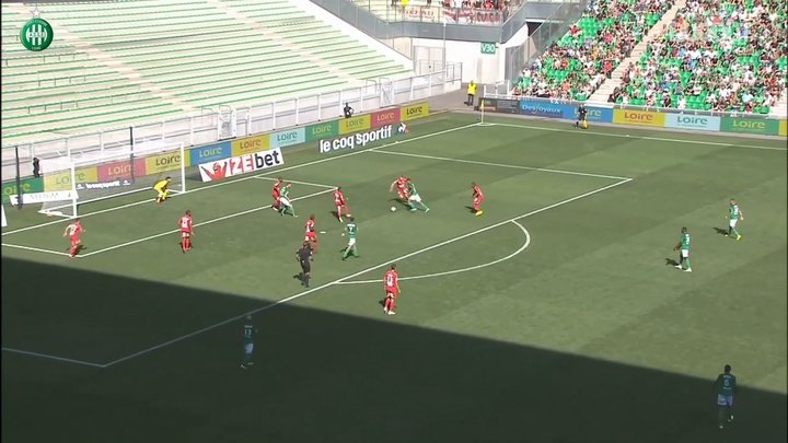 VIDEO: Bouanga's first goal for Saint-Etienne