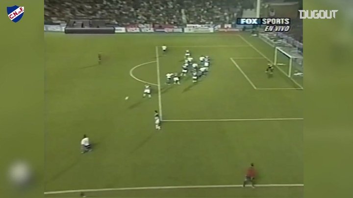 VIDÉO : La tête de Diego Godin contre Vélez en Copa Libertadores 2007
