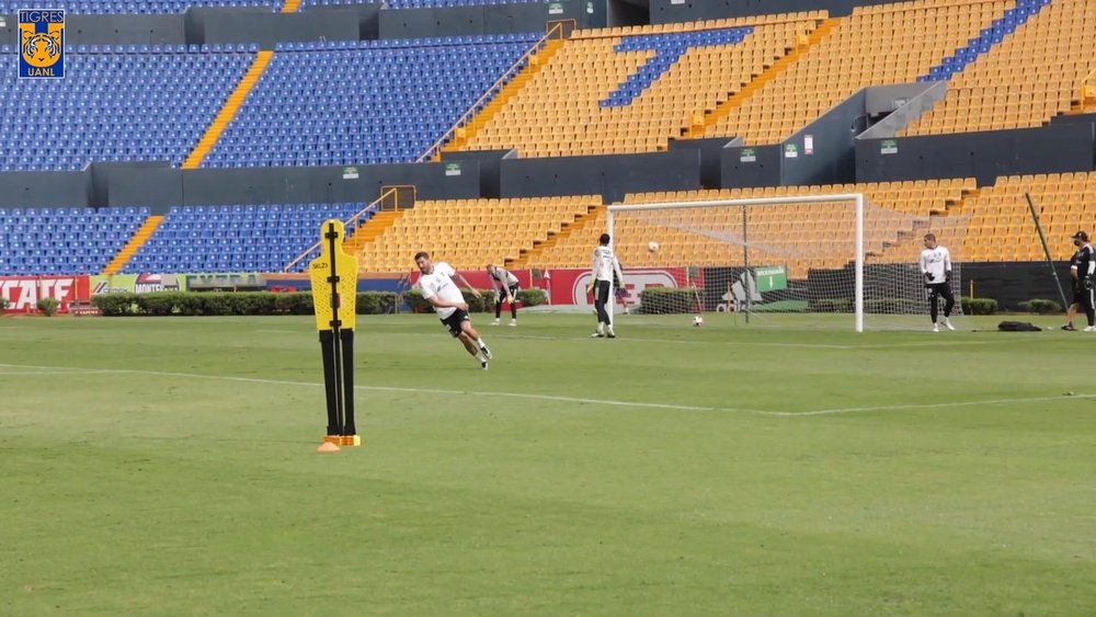 Gignac on fire in training. DUGOUT