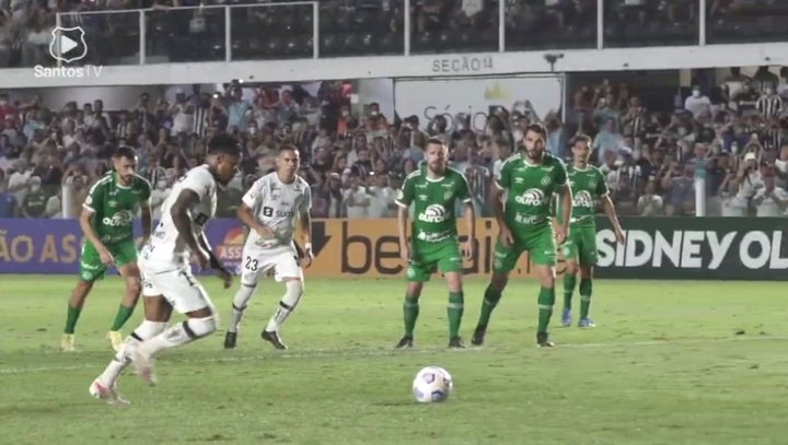 Com gols de Marinho e Marcos Guilherme, Santos vence a Chape na Vila Belmiro