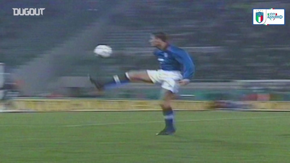 Les meilleurs moments de Totti avec l'Italie. Dugout