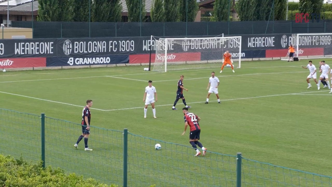 Il Bologna ha ottenuto una vittoria per 3-2 in amichevole contro il Levadiakos, squadra greca. Ciro Immobile ha segnato due gol, mentre Thijs Dallinga ha firmato il gol decisivo per i rossoblù.