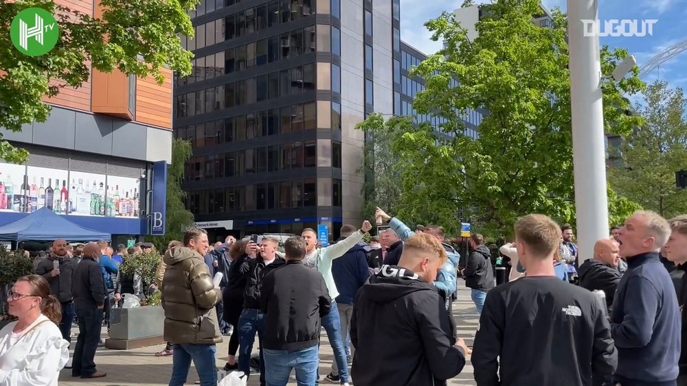 Wembley welcomed 22,000 spectators to watch Chelsea take on Leicester. DUGOUT