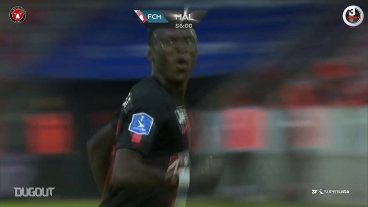 VIDEO: Sisto scores incredible free-kick against OB