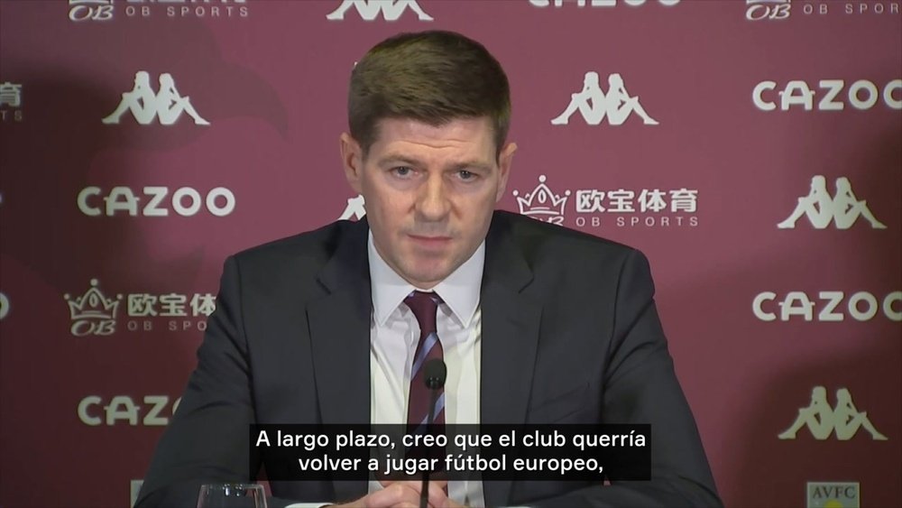 Gerrard atendió a los medios por primera vez como entrenador del Aston Villa. Dugout