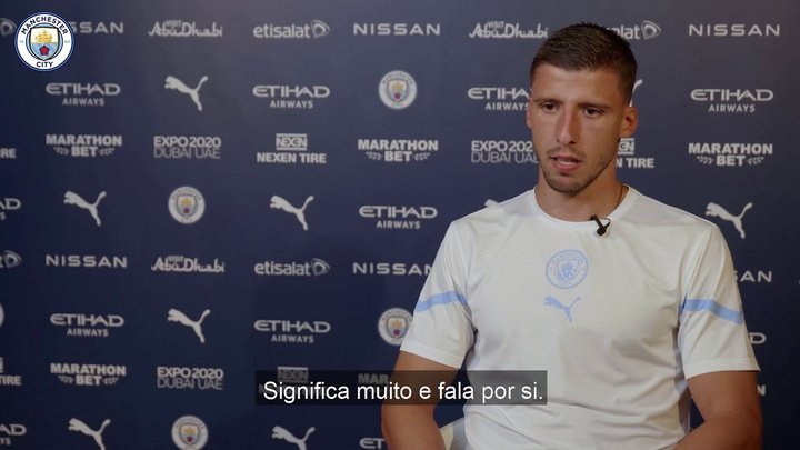 VÍDEO: Rúben Dias comemora renovação com o Manchester City