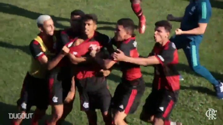 VÍDEO: Flamengo se classifica para semifinais do Brasileirão Sub-20