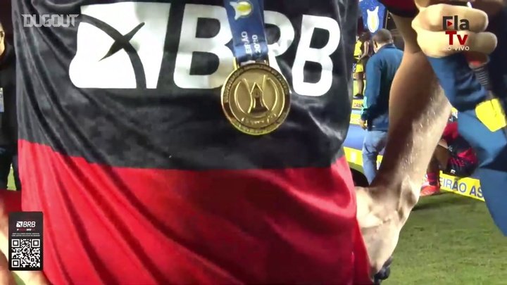 VÍDEO: Gustavo Henrique comemora ano de superação no Flamengo