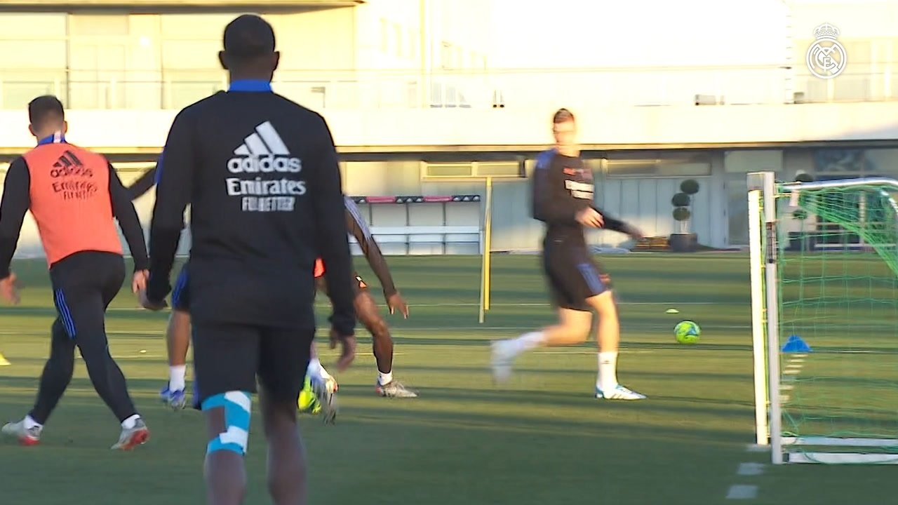 VIDEO: Eden Hazard trains ahead of Cadiz