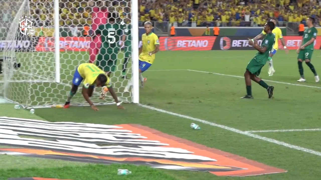 VIDÉO : Rodrygo fait trembler les filets avec le Brésil