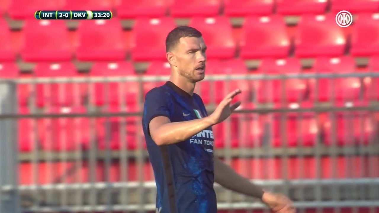 Edin Džeko marque pour ses débuts avec l'Inter. Dugout