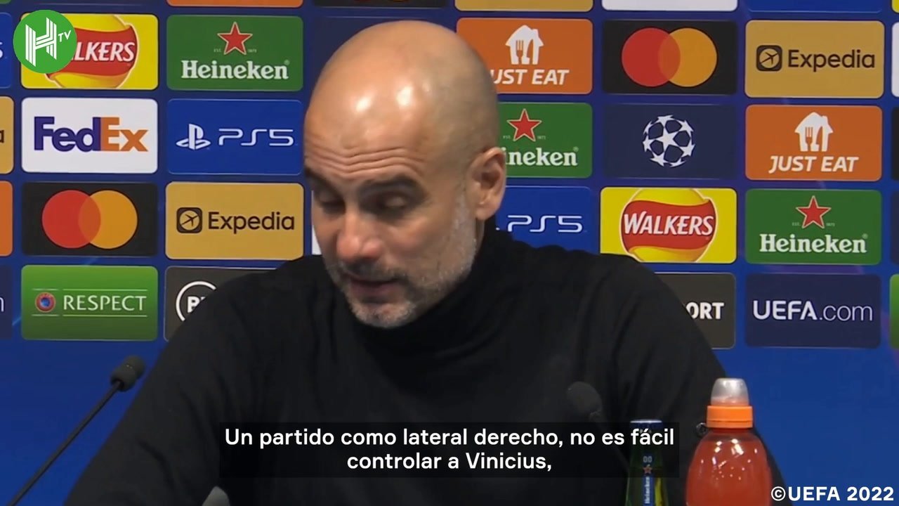 Guardiola agradeció a Stones y a Fernandinho el esfuerzo de jugar de lateral. DUGOUT