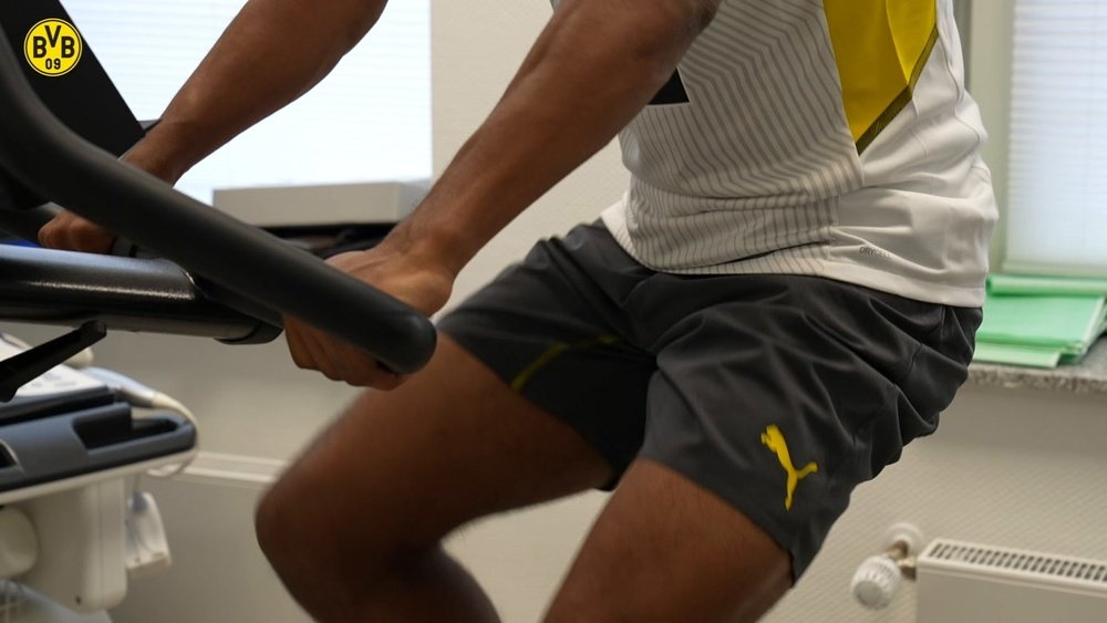 Il primo giorno di Adeyemi a Dortmund. Dugout