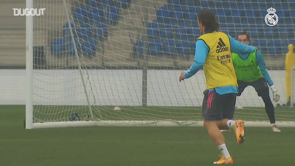 Sergio Ramos returns to training with his teammates. DUGOUT
